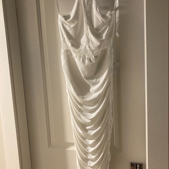 White halter dress size 6 - Picture 3 of 4